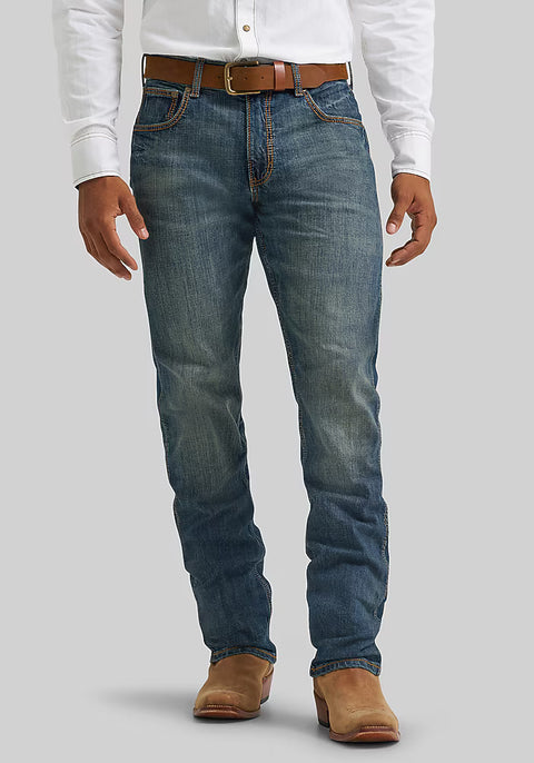 Men's Wrangler Retro® Slim Fit Straight Leg Jean in Bozeman