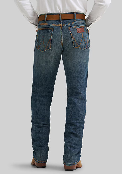 Men's Wrangler Retro® Slim Fit Straight Leg Jean in Bozeman