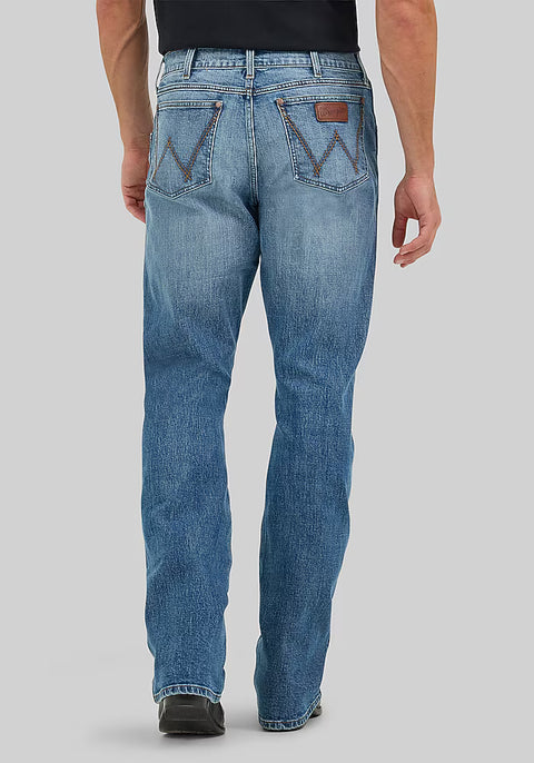 Men's Wrangler Retro® Relaxed Fit Bootcut Jean in Harris