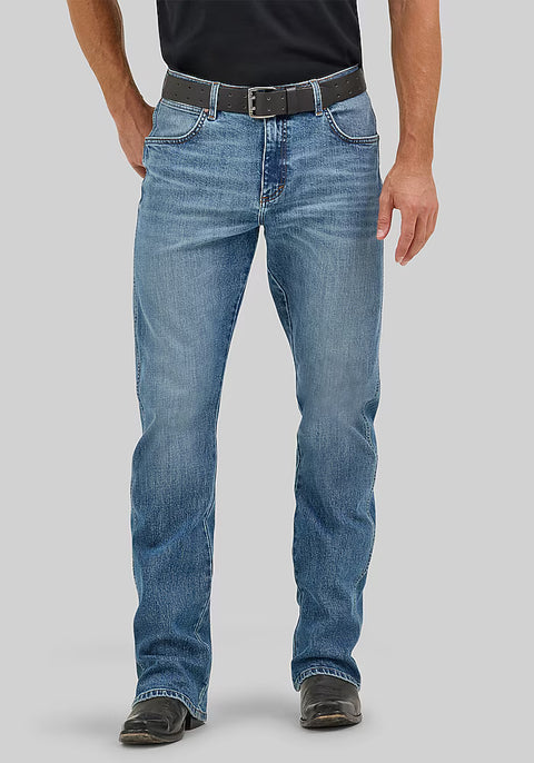 Men's Wrangler Retro® Relaxed Fit Bootcut Jean in Harris