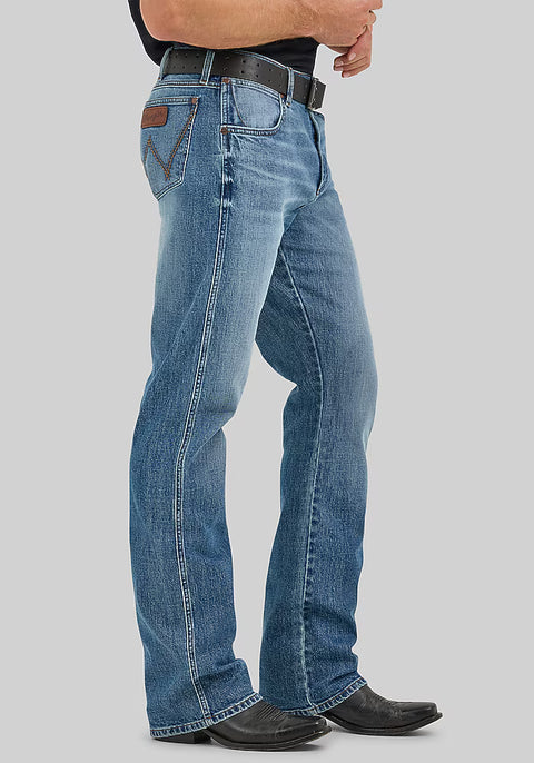 Men's Wrangler Retro® Relaxed Fit Bootcut Jean in Harris